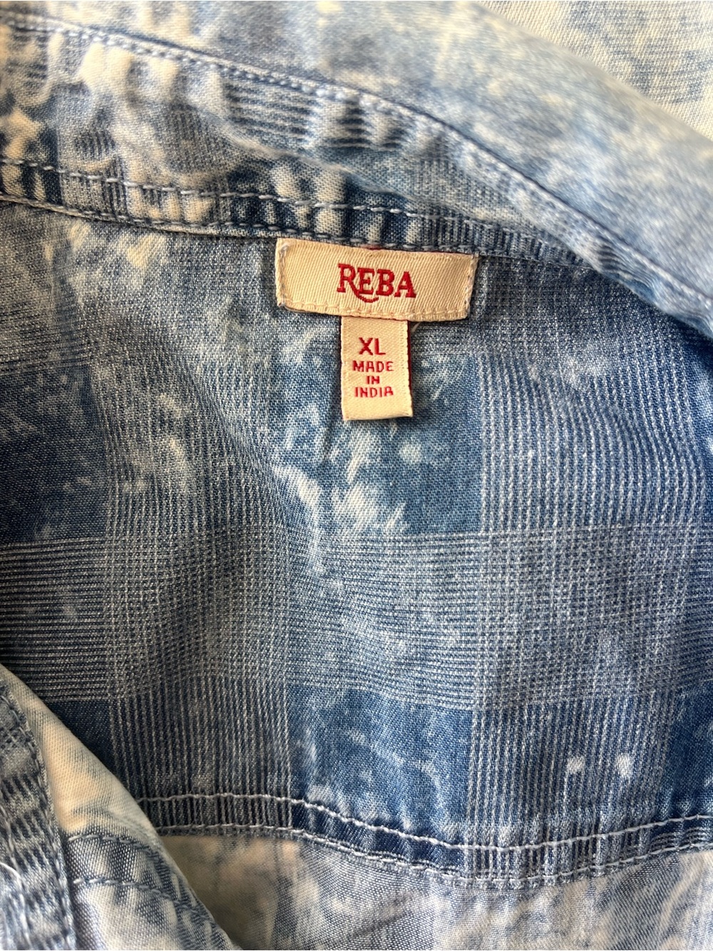 Reba Women’s XL Acid Wash Chambray Short Sleeve Western Shirt - Picture 8 of 9